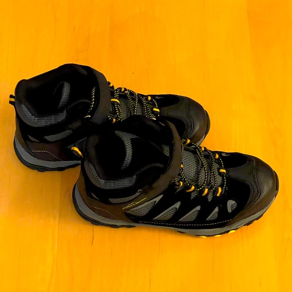 STONE CANYON CHILDREN’s SHOES - Picture 2 of 5